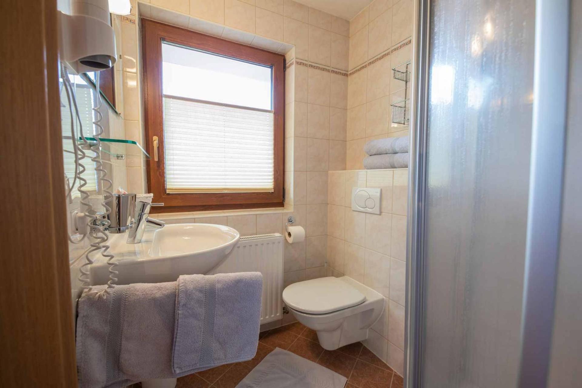 ノイシュティフト・イム・シュトゥーバイタール Haus Steinbock Bed & Breakfast エクステリア 写真