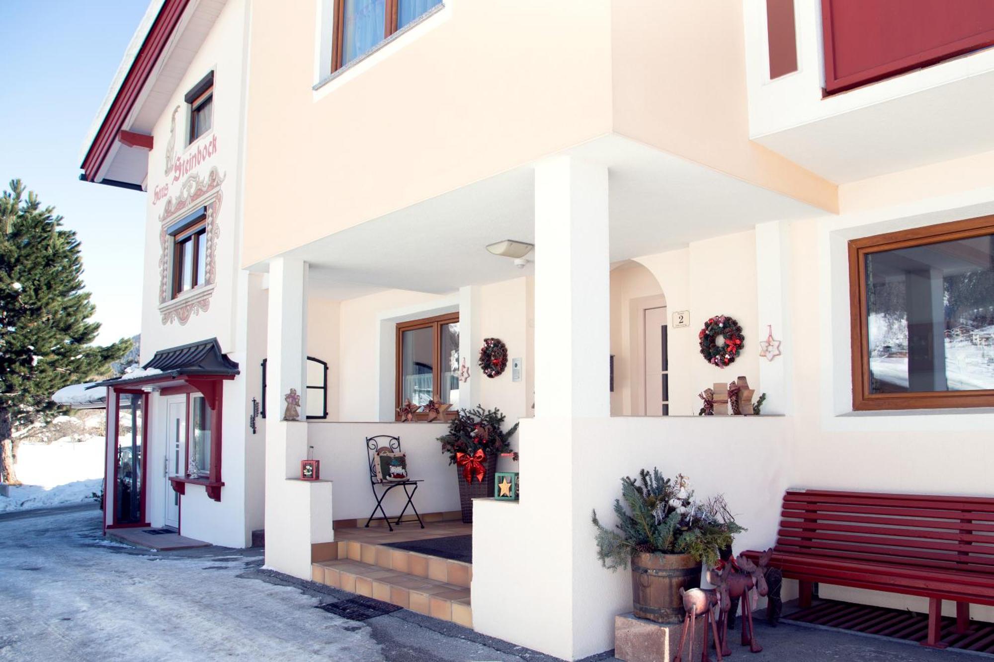 ノイシュティフト・イム・シュトゥーバイタール Haus Steinbock Bed & Breakfast エクステリア 写真